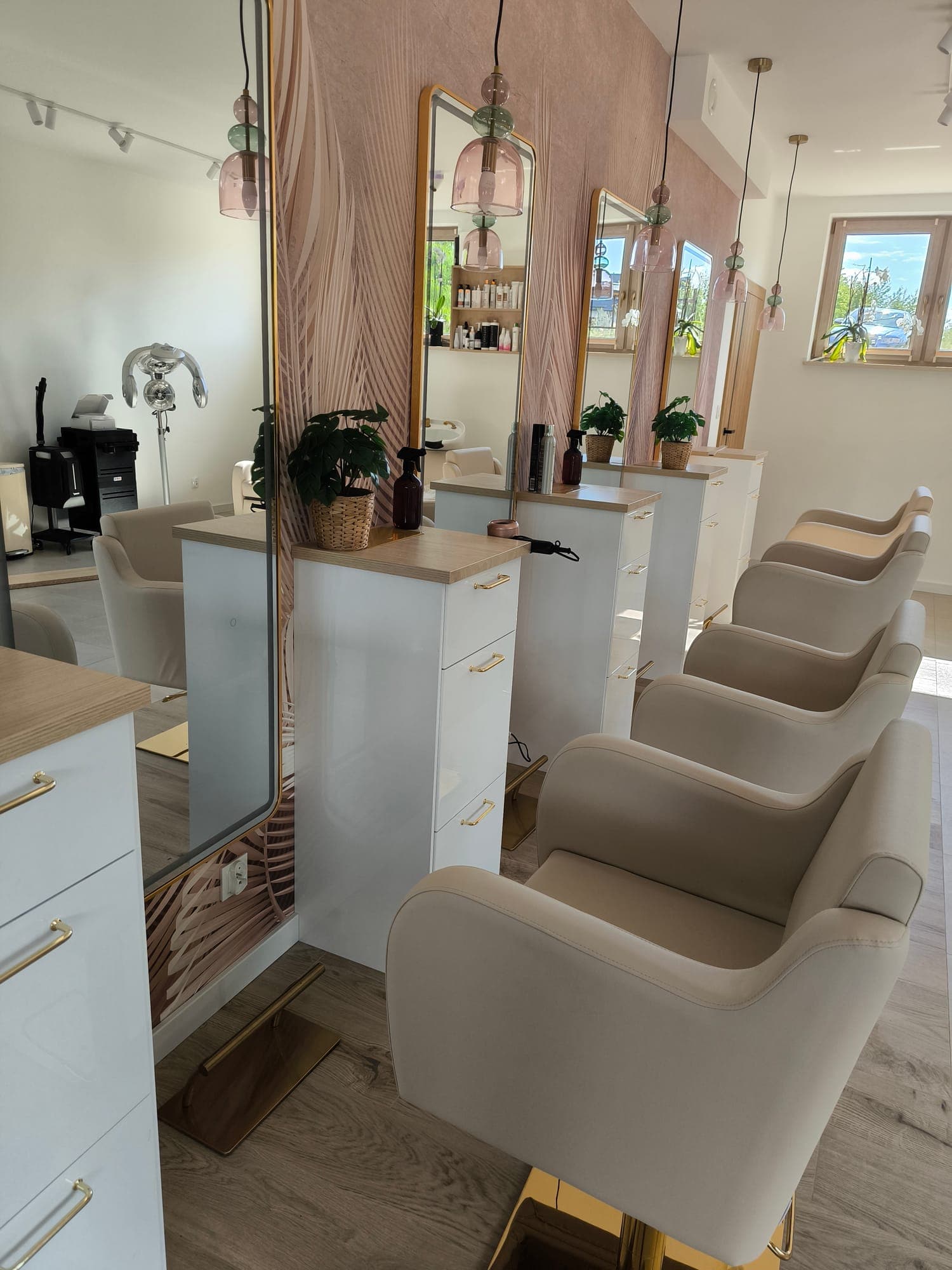 Stanowiska fryzjerskie w Salonie M Styl w Puzdrowie